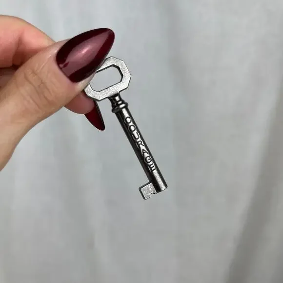 COURAGE & STRENGTH Engraved Key of Wisdom Charm Pendant Keepsake Dark Silver Key - Picture 10 of 16